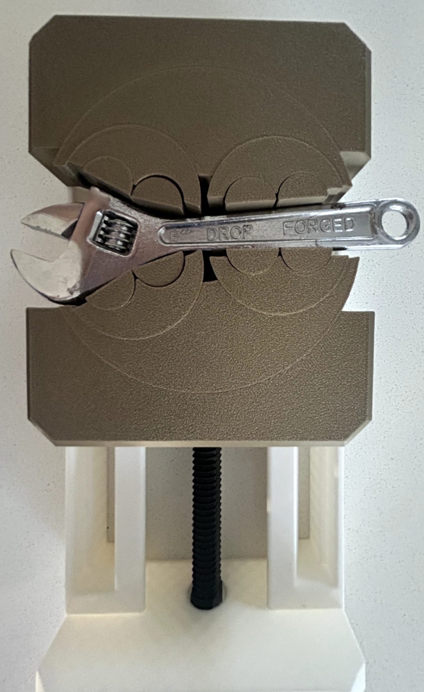 Fractal Vise